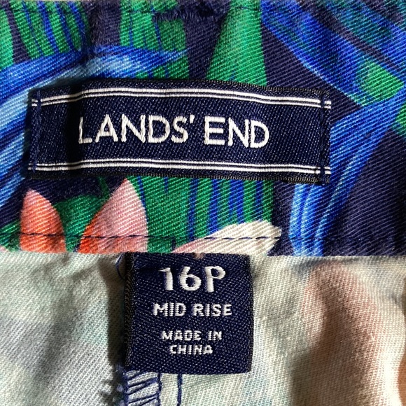 Mid rise shorts - Picture 4 of 4